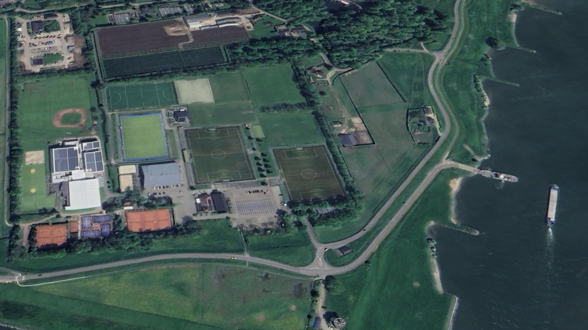 Wijk bij Duurstede: noodopvang op sportcomplex Mariënhoeve