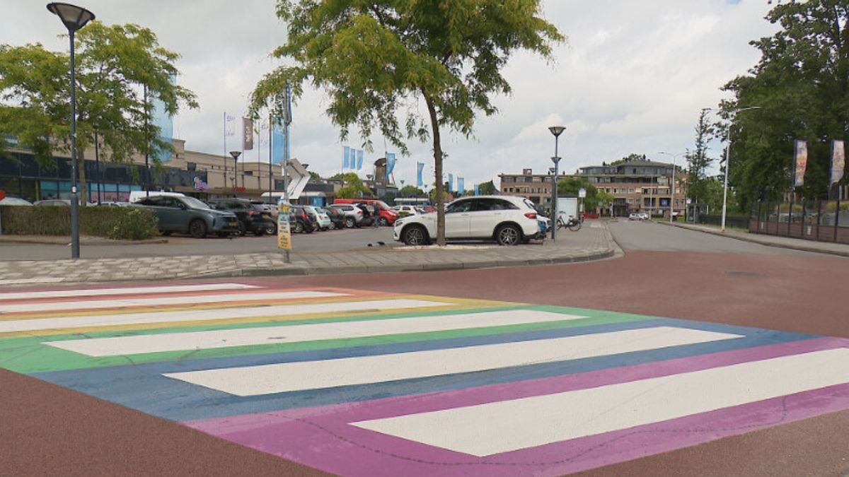 Gemeenteraad Terneuzen wijst motie tegen regenboogzebrapad Axel af