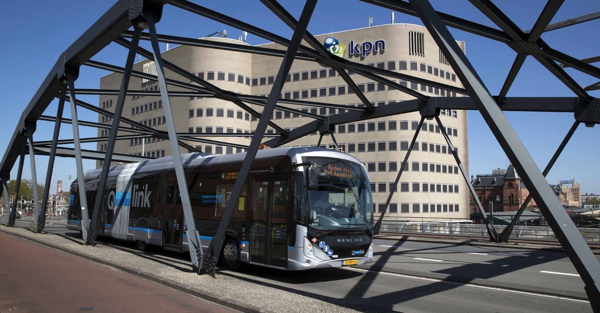 Lopend Vuur: Het openbaar vervoer moet voor iedereen gratis zijn - RTV