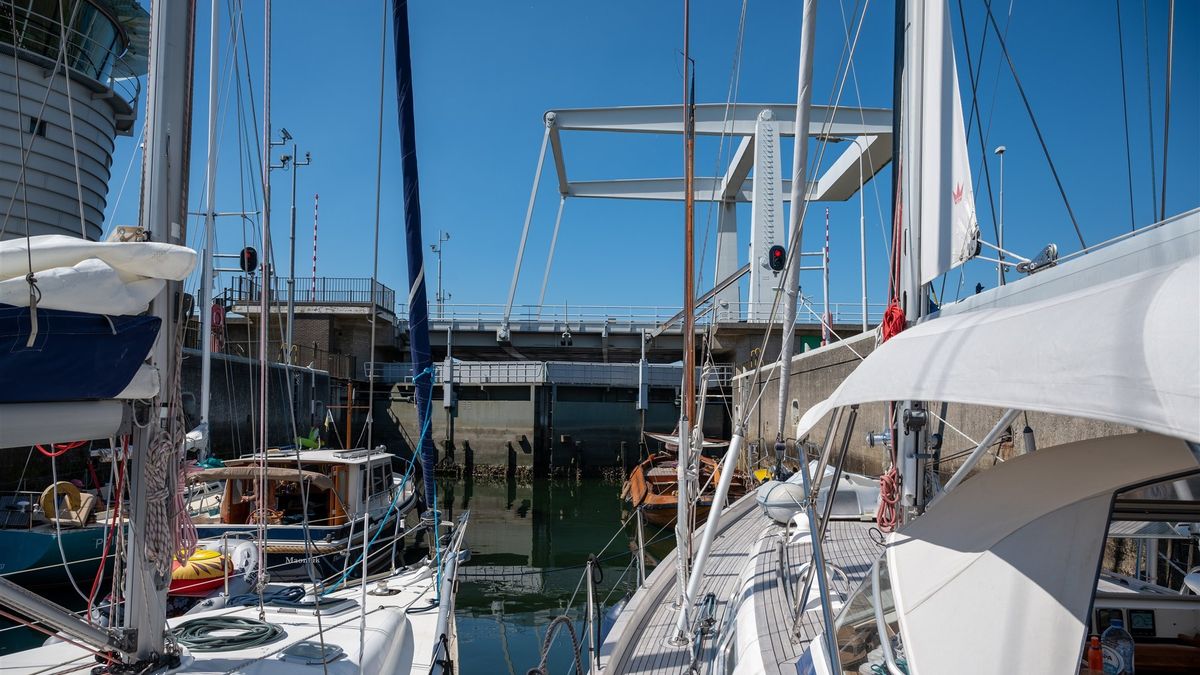 Gerepareerde brug bij Bruinisse zorgt voor opluchting bij ondernemers