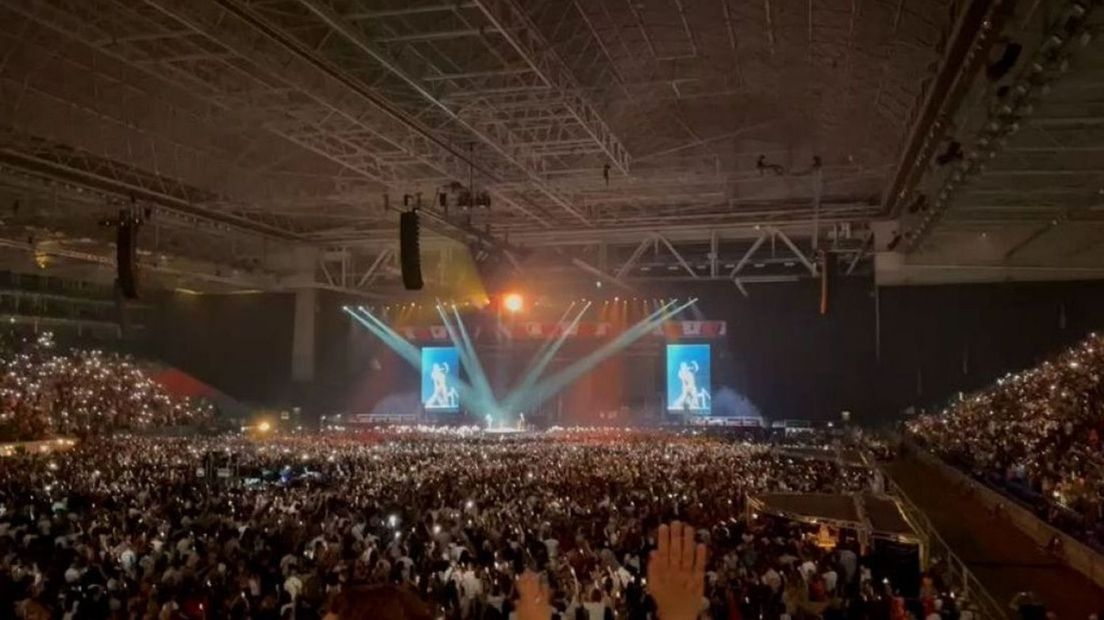 De vorige keer kwam Burna Boy niet opdagen
