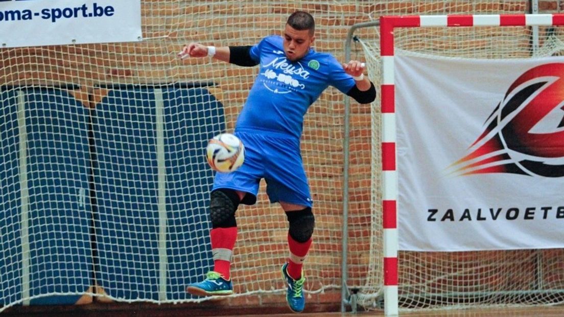 Doelman Karim Ben Sellam scoorde de enige treffer voor Groene Ster