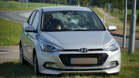 Fietser gewond door aanrijding met auto bij Dwingeloo Fietser gewond door aanrijding met auto bij Dwingeloo