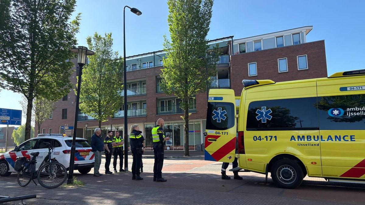 Fietser gewond bij botsing met auto in Deventer