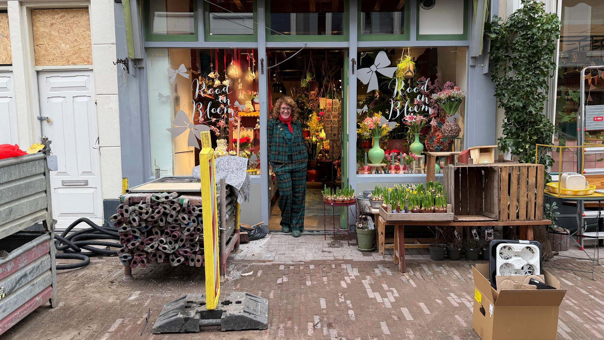 Dag en nacht werkte Carolien om haar winkel weer te openen na explosie Visscherssteeg
