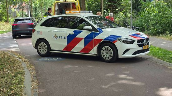 Fietser gewond naar ziekenhuis na aanrijding
