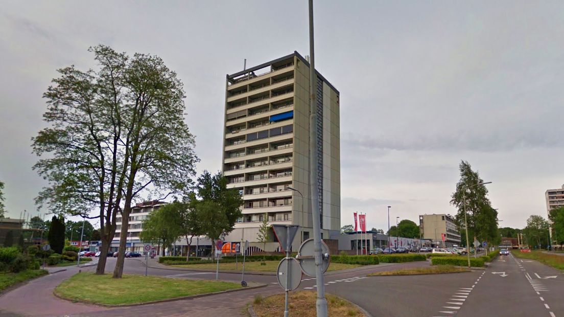 Bij winkelcentrum Angelslo worden 32 extra parkeerplaatsen aangelegd (Rechten: Google Streetview)