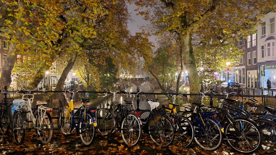 De Oudegracht in Utrecht, vanaf de Weesbrug