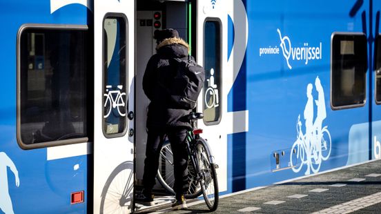 Duizenden boetes voor asielzoekers die zwartrijden op lijn Zwolle-Emmen ongeldig Nieuws