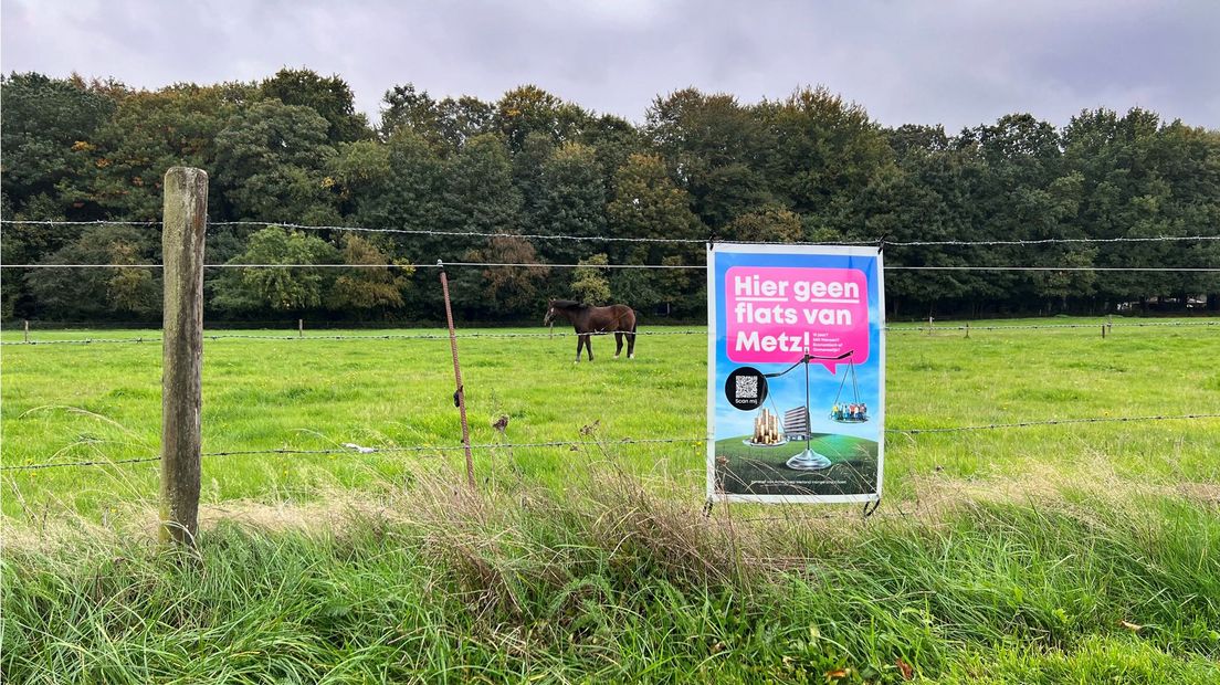 De buurt verzet zich tegen de komst van honderden vluchtelingen naar de wijk.