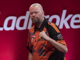 Barney viert comeback op WK darts met overwinning, Kuivenhoven uitgeschakeld