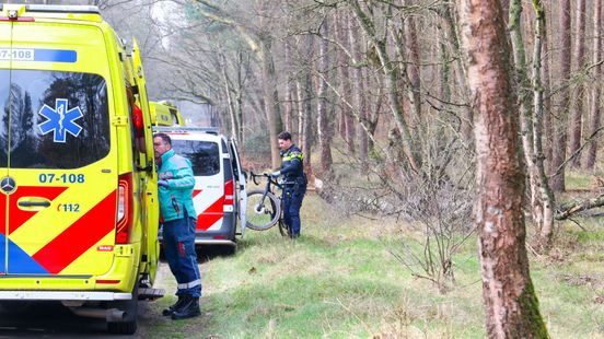 Wielrenners gewond na val • gewonden bij ongeluk.