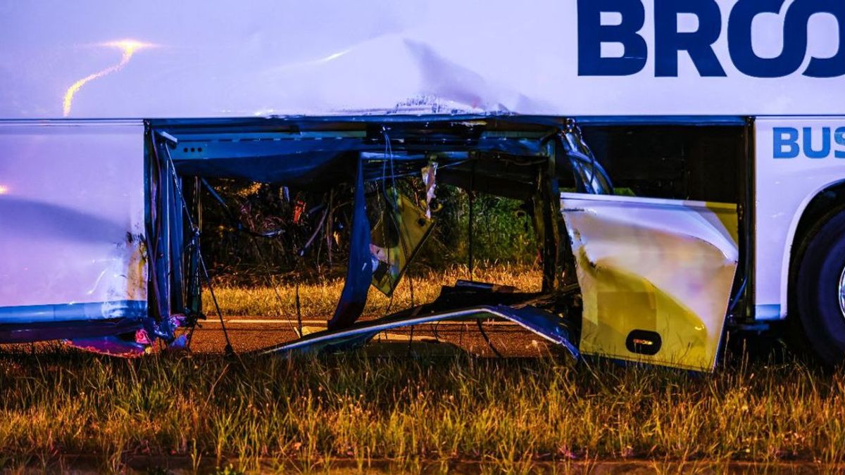 Snelheidsduivel jakkert dwars door touringcar: 'Weet niet wat me bezielde'