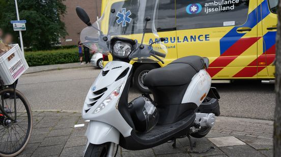 Scooterrijder in Zwolle aangereden door bestelbus Home