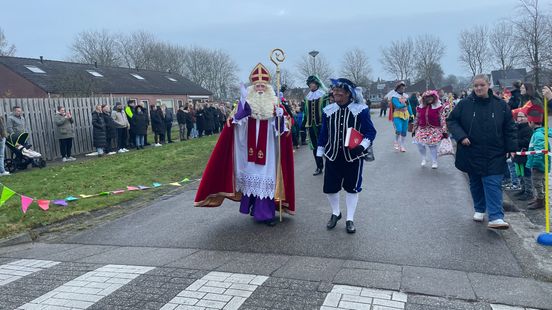 Hij komt, hij komt: 'Zo mooi om al die blije kinderen te zien!'