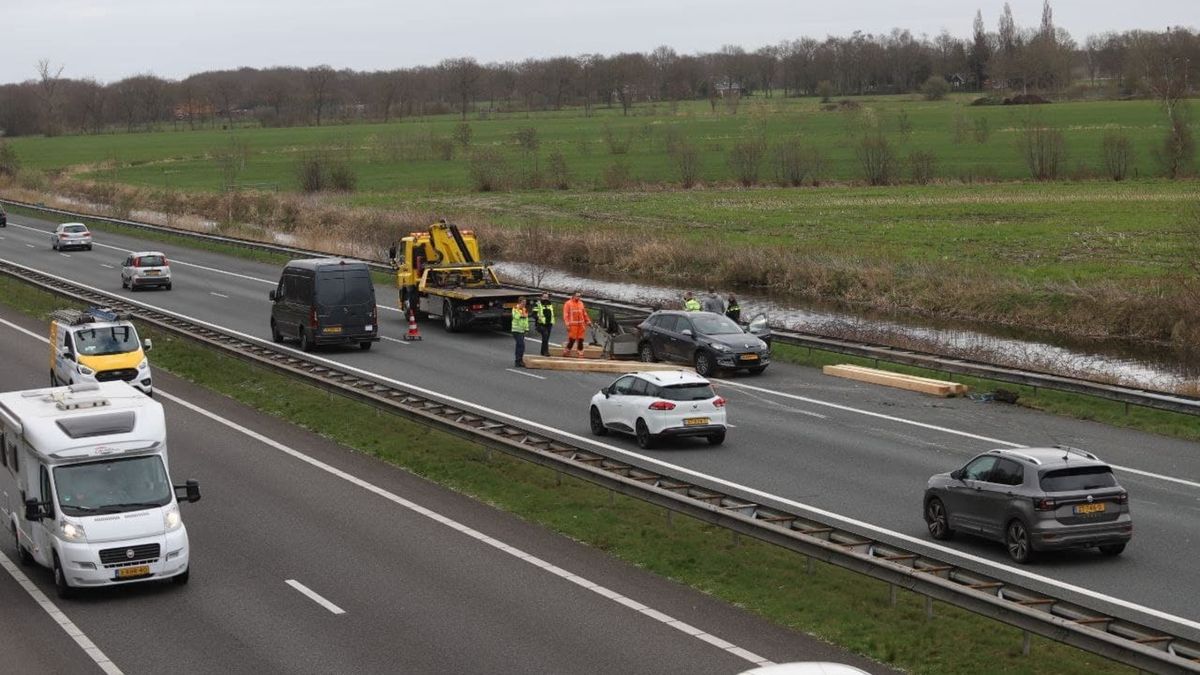 A7 deels dicht vanwege geschaarde aanhanger (update)