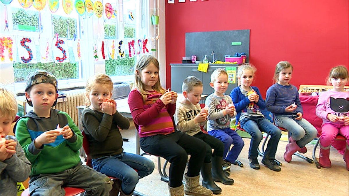 Kleuters in Moorveld staan stil bij aanslagen in Brussel