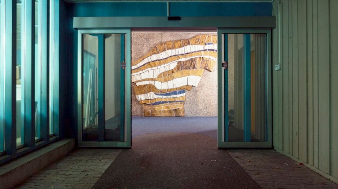 Het kunstwerk in het voormalige GAK-gebouw in Goes