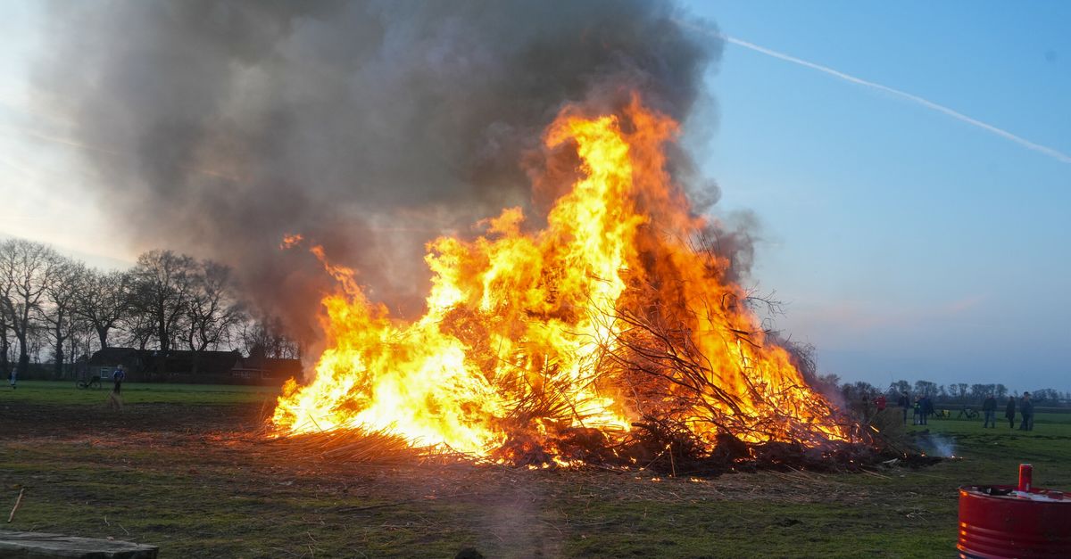Paasvuren in Drenthe alsnog toegestaan: 'Ik weet niet of ik moet huilen