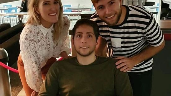 ‘Nu het nog kan’: Karst grijpt kans om Suzan & Freek live te zien in Gelredome