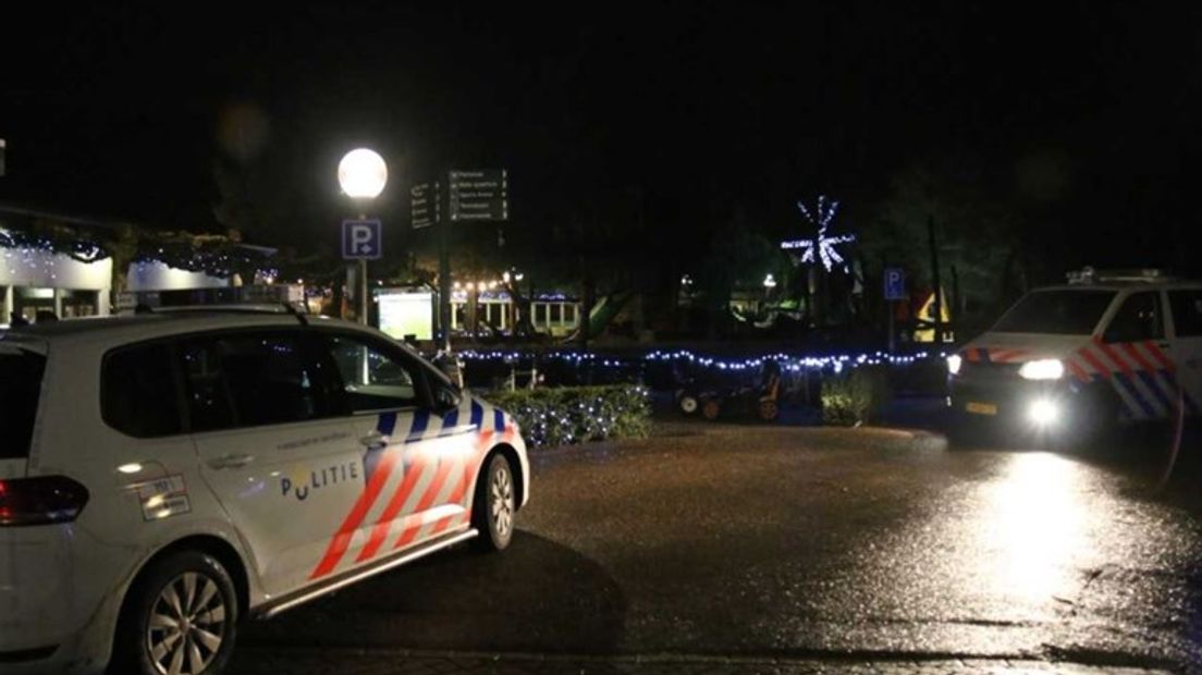 Politie bij vakantiepark Heideheuvel in Beekbergen, na de overval op 30 december 2017