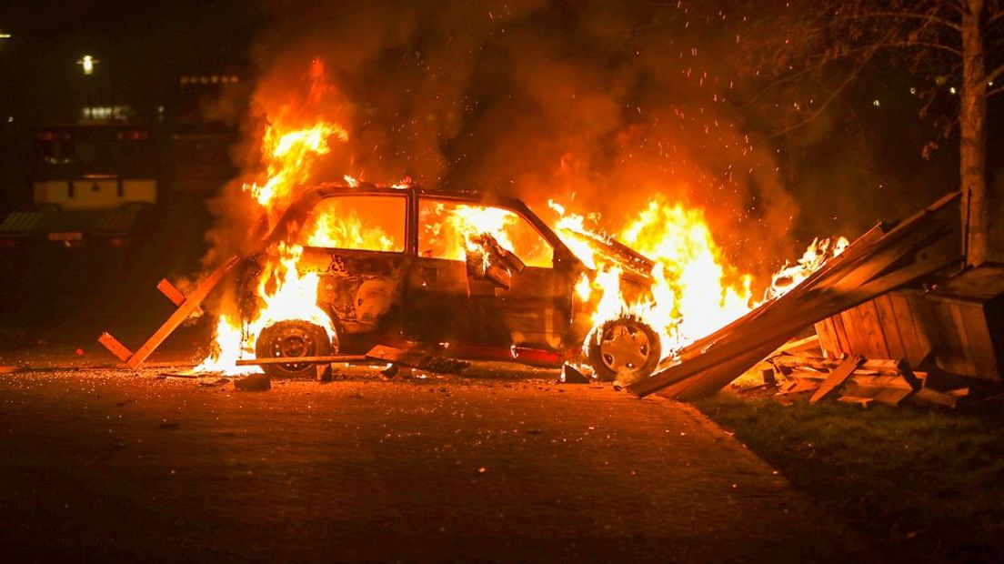 De autobrand in Apeldoorn.