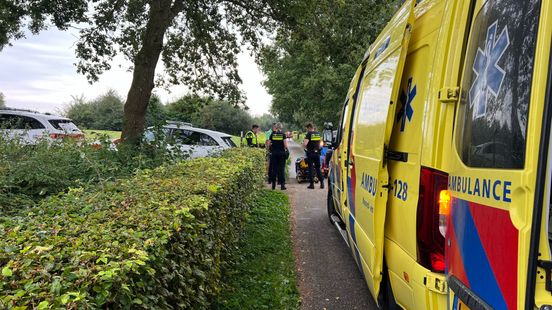 112 Nieuws: Golfer zwaargewond na ongeval met golfkarretje op golfbaan bij Bussloo. 112 Nieuws: Golfer zwaargewond na ongeval met golfkarretje op golfbaan bij Bussloo.