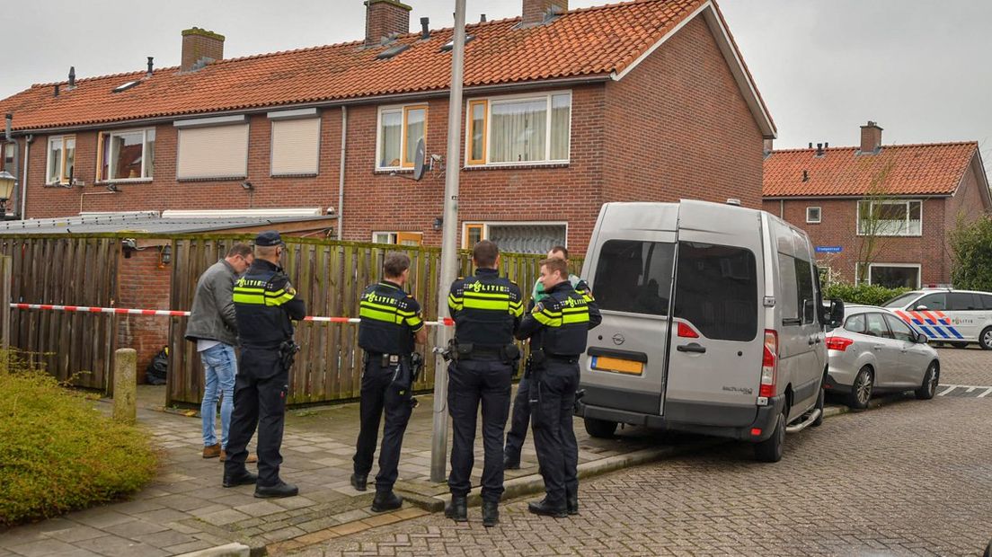 In het huis aan de Trompstraat in Bodegraven werd de vrouw dood gevonden.