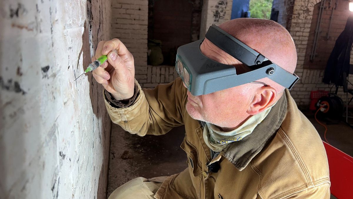 Duitse oorlogstekeningen fort Everdingen gered: ‘Deze spotprenten zijn nog altijd actueel’