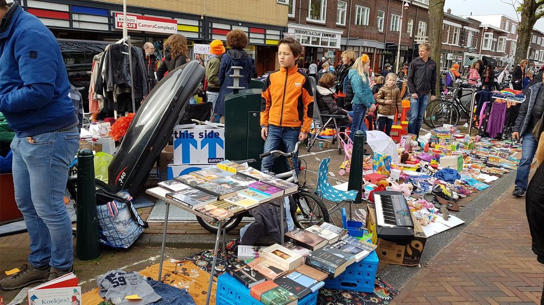 De Vrijmarkt op de Thomsonlaan in Den Haag 