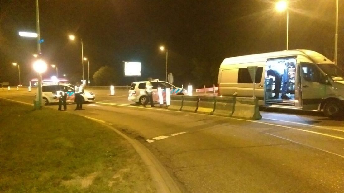 Bij een schietpartij op de IJpenbroekweg in Nijmegen is vrijdagavond laat een 33-jarige inwoner van die plaats gewond geraakt.