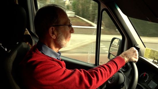 Buslegende Berd (80) rijdt zijn allerlaatste rit