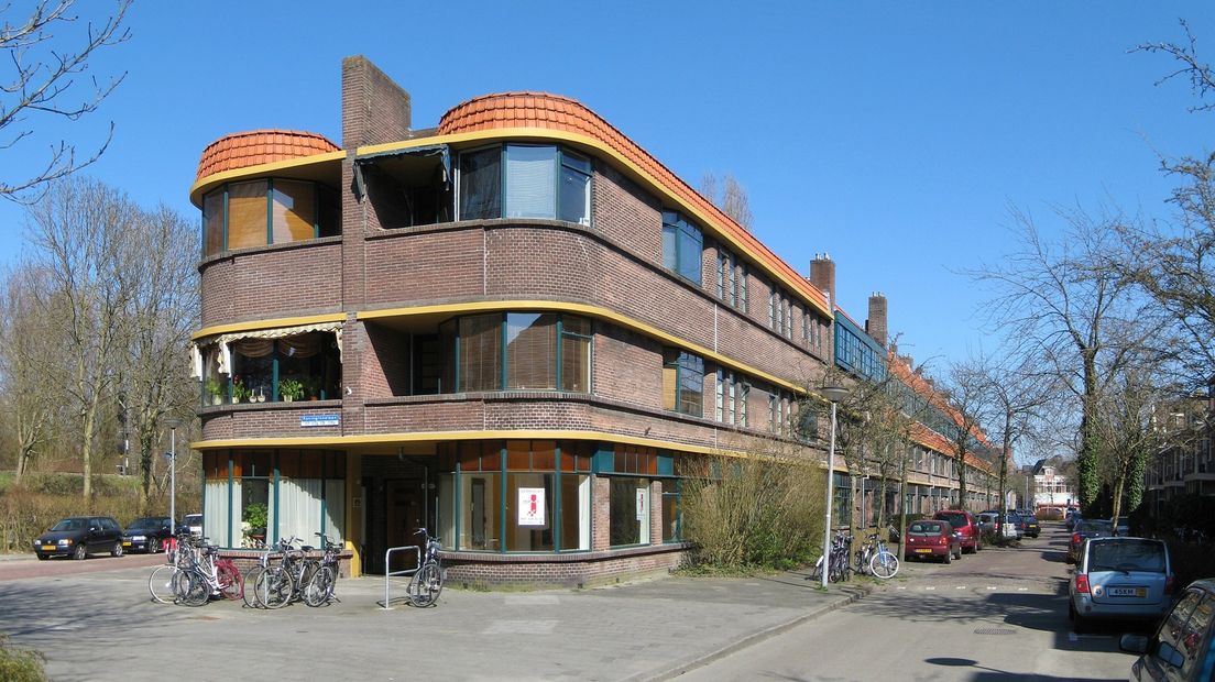 Het Pythagorascomplex aan de Koninginnelaan in Groningen