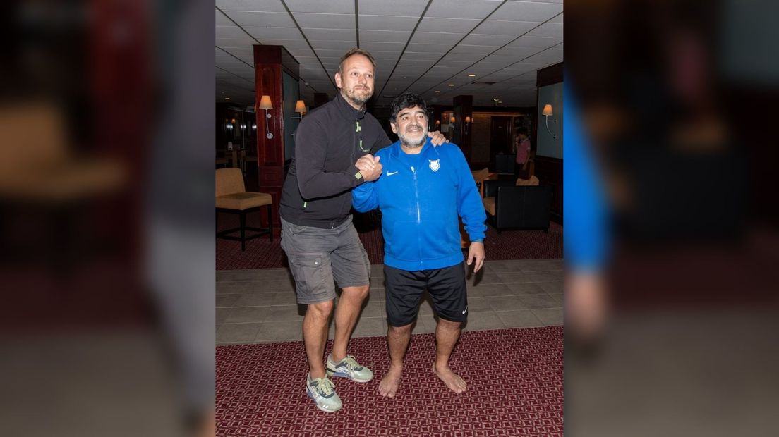 Kooistra ging op de foto met levende voetballegende Diego Maradona (Rechten: Ard Kooistra)