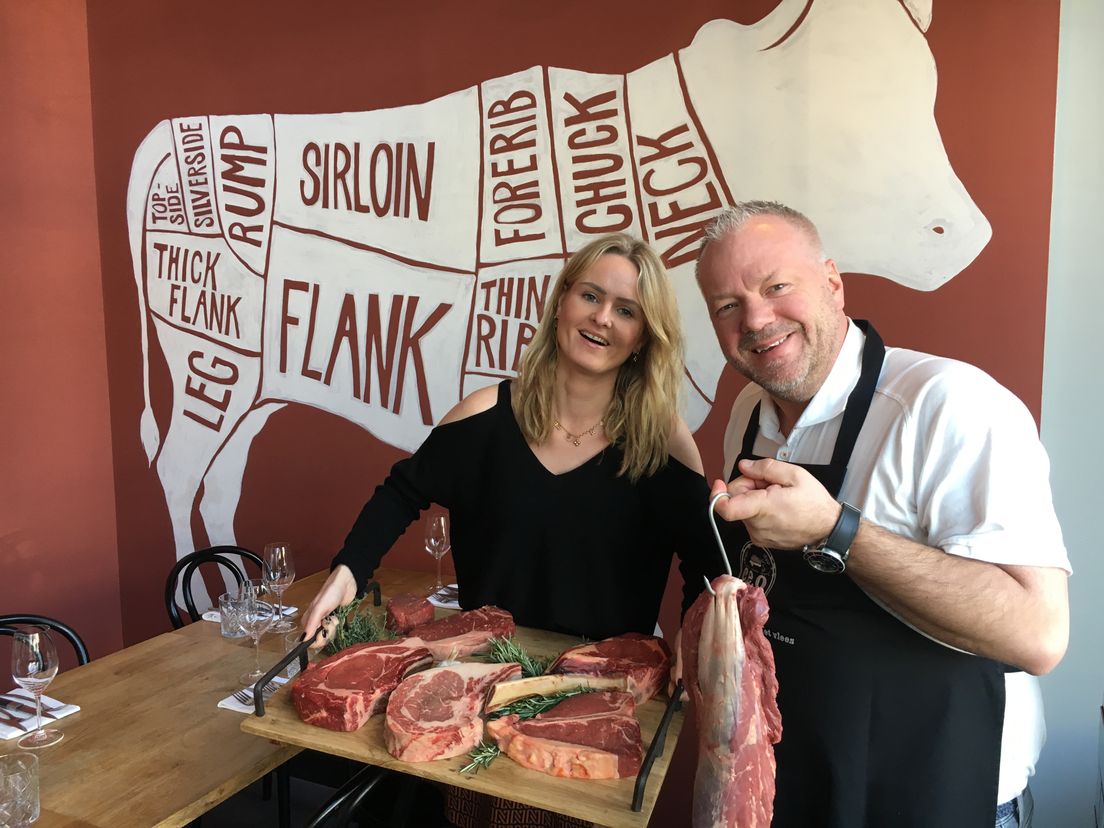 Sharon Kars en Mario Ridder in hun restaurant C.E.O. Baas van het Vlees