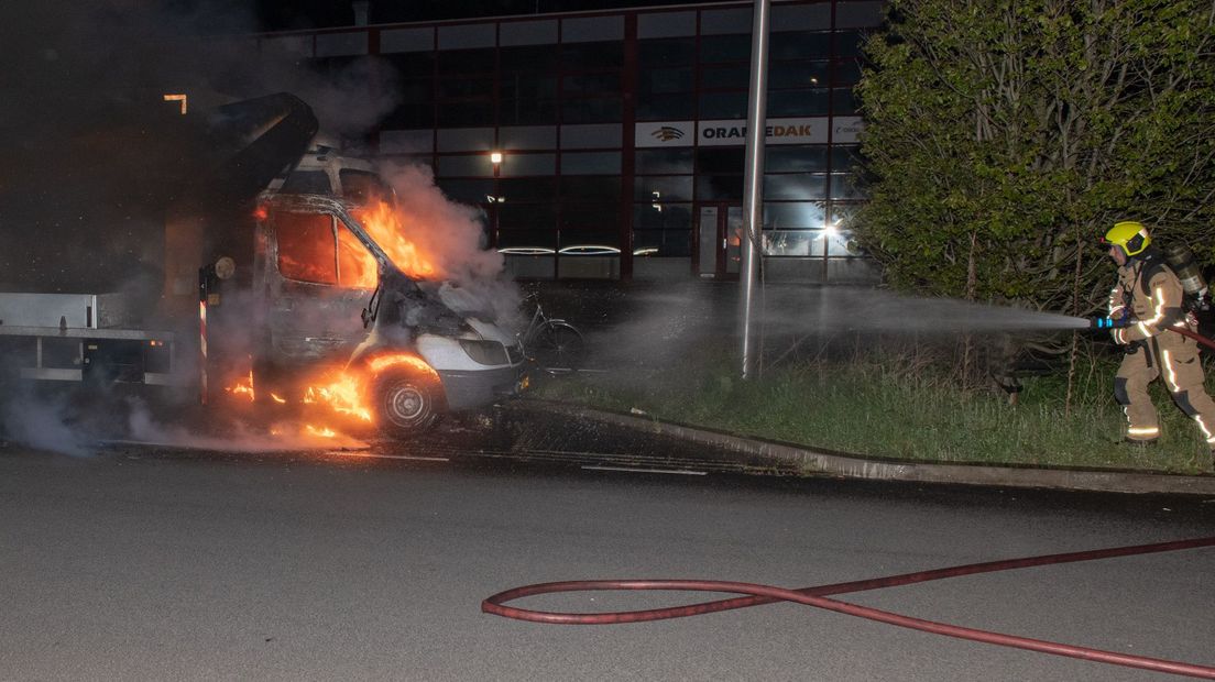 De voertuigbrand op de Maaslandseweg in Wateringen