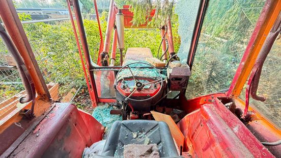 Weer vandalisme bij amateurvoetbalclub: ruiten tractor aan gruzelementen Home