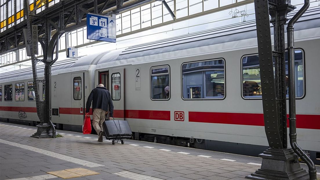 De trein naar Berlijn op station Hengelo