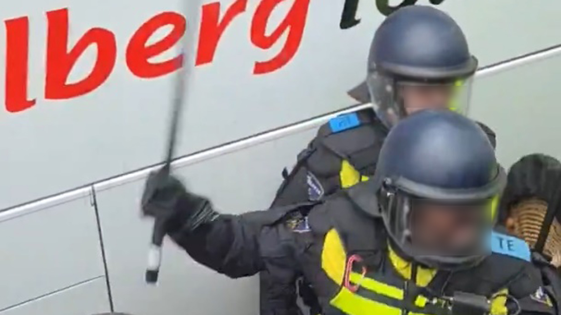 Mobiele Eenheid ingezet bij stadion Galgenwaard na wedstrijd