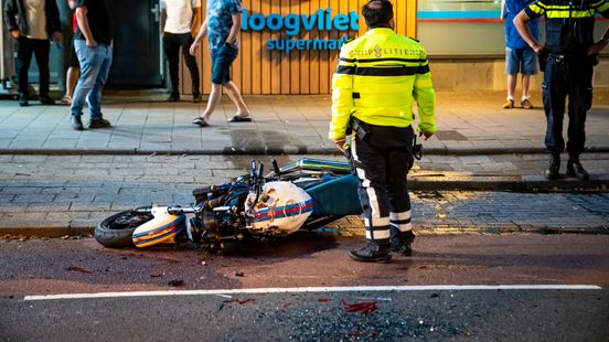 Motorrijder gewond na botsing op auto | Drugs gevonden bij inval in woning. Motorrijder gewond na botsing op auto | Drugs gevonden bij inval in woning.