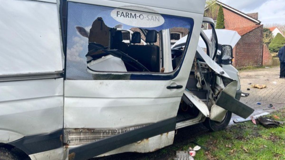 Bestelbus ontploft in Sint Odiliënberg: één gewonde