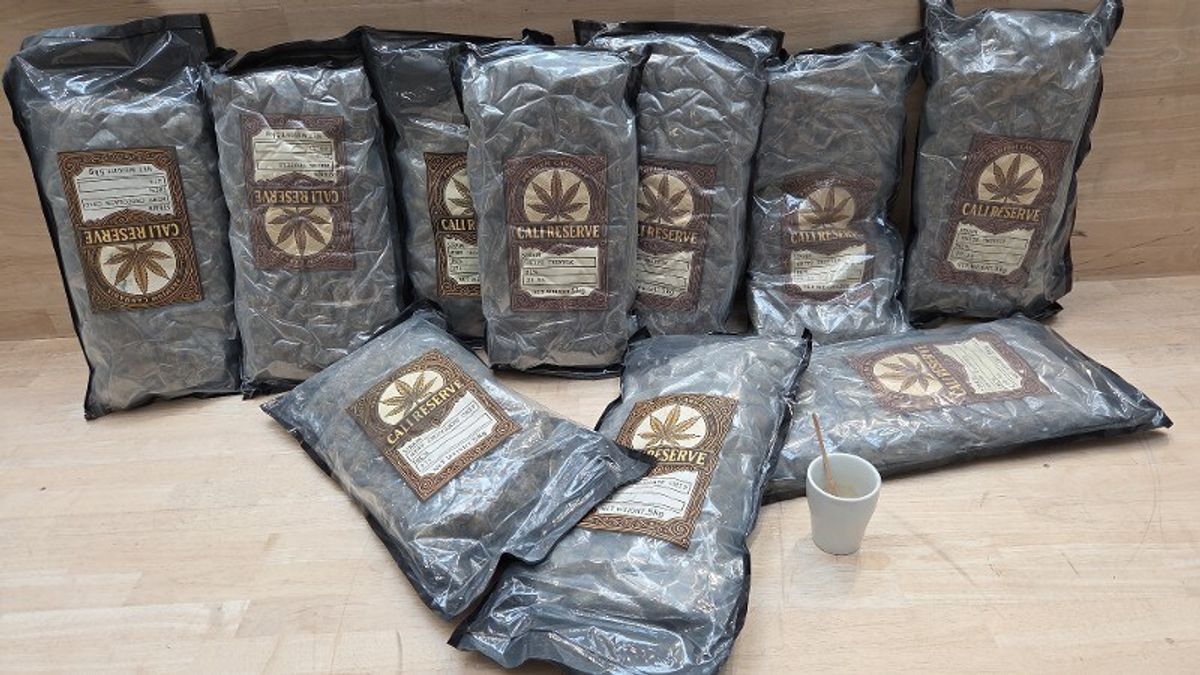 Politie vindt 4,5 kilo hennep bij doorzoeking van huis: bewoner is aangehouden