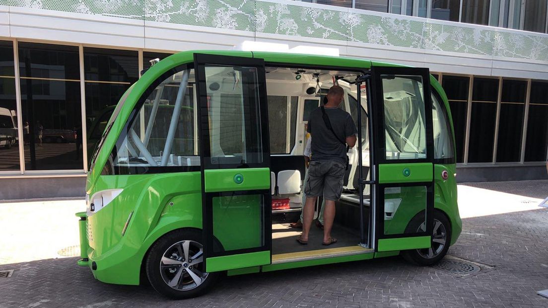 Het zelfrijdende busje gaat terug naar de leverancier in Frankrijk
