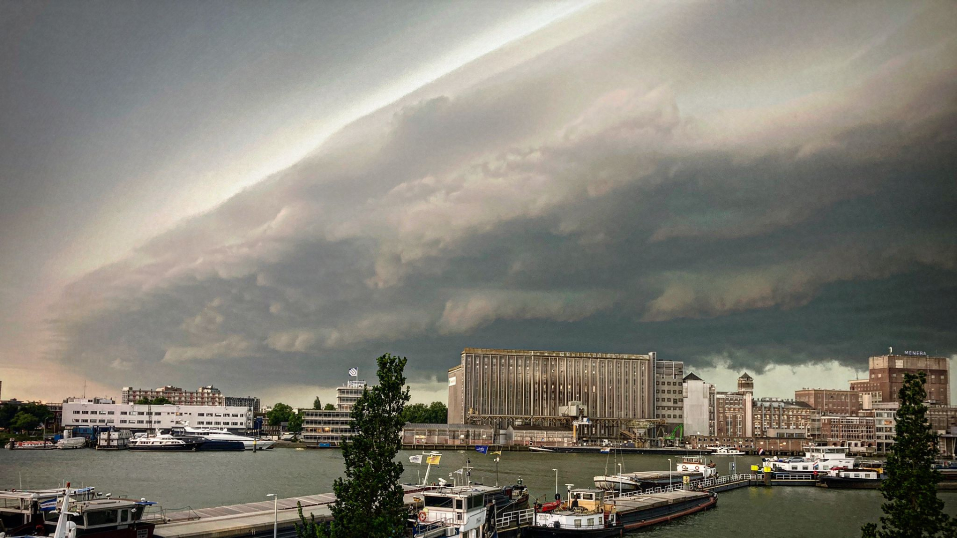 De Veiligheidsregio waarschuwt: 'Wees voorbereid op noodweer'