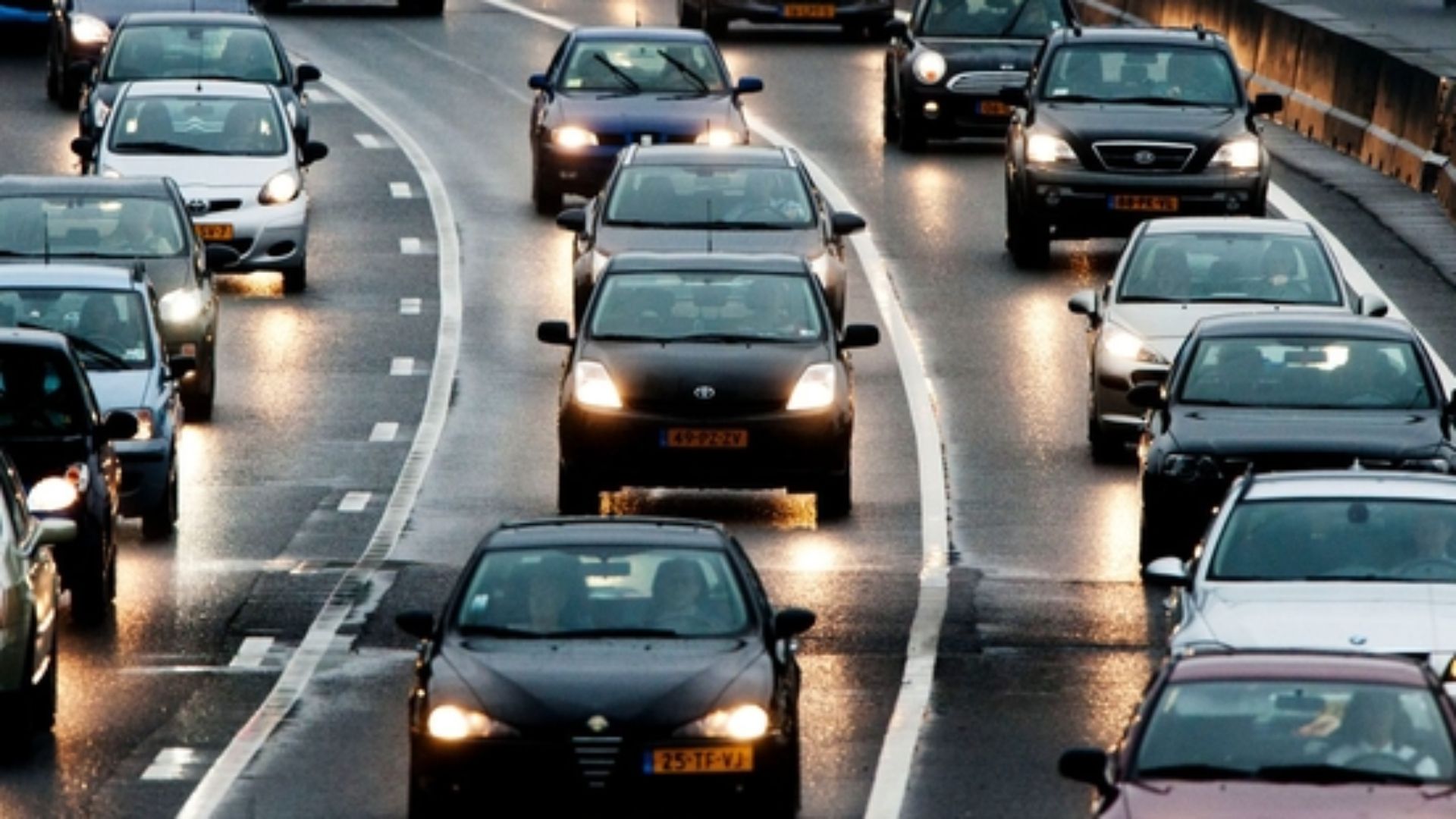 Extreme drukte: meivakantie wordt filevakantie door werkzaamheden Heinenoordtunnel