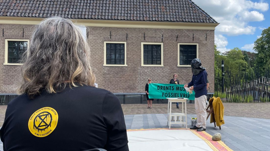 Extinction Rebellion wil dat het Drents Museum geen geld meer aanneemt van de NAM