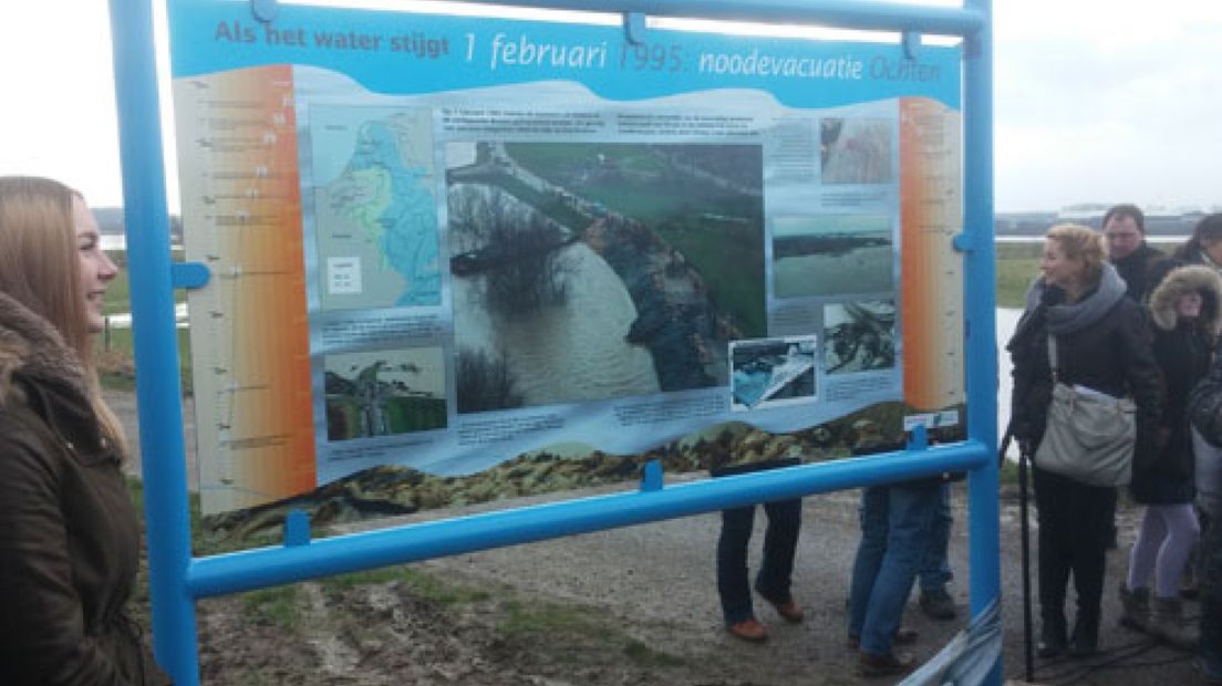 Het Betuwse dorp Ochten heeft sinds zaterdag een herinneringsteken om het hoogwater in 1995 te gedenken.