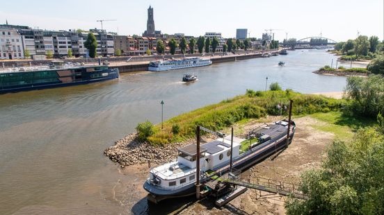'Een uitzonderlijke situatie' in de Rijn, scheepvaart ondervindt hinder