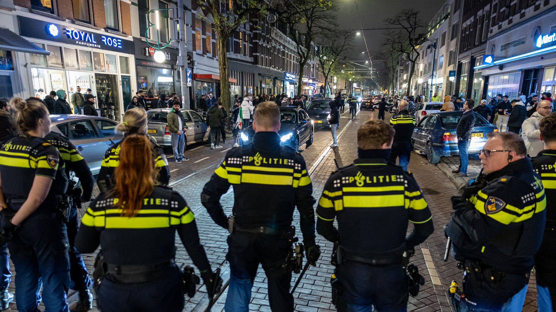 De politie heeft de groep feestvierders uiteindelijk opgebroken