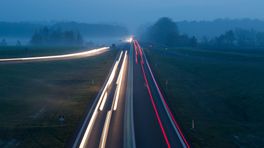 Spookrijder uit Emmen scheurt met 200 kilometer per uur én zonder lichten over N34